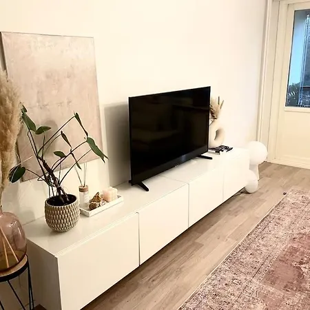 Apartmán Easy Access To The City, Free Parking *